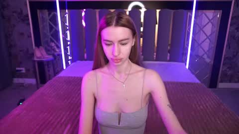 Snapshot of snow_whiteeex chatting on 05/19/26, 05:25 snow_whiteeex online show from 05/19/26, 05:25