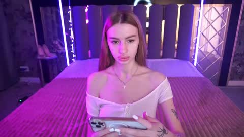Snapshot of snow_whiteeex chatting on 05/21/26, 05:03 snow_whiteeex online show from 05/21/26, 05:03