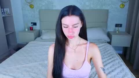 Snapshot of snow_whiteeex chatting on 06/18/26, 04:13 snow_whiteeex online show from 06/18/26, 04:13