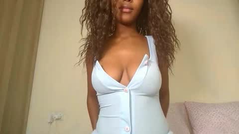 Snapshot of snowfox254 chatting on 09/15/25, 07:36 snowfox254 online show from 09/15/25, 07:36