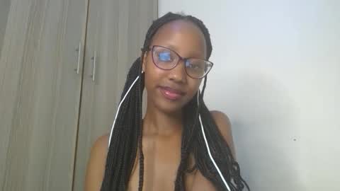 Snapshot of snowfox254 chatting on 10/20/25, 07:25 snowfox254 online show from 10/20/25, 07:25