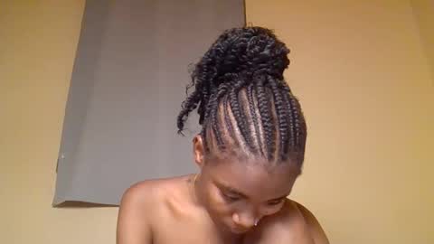 Snowie eyes online show from 11/19/25, 12:54