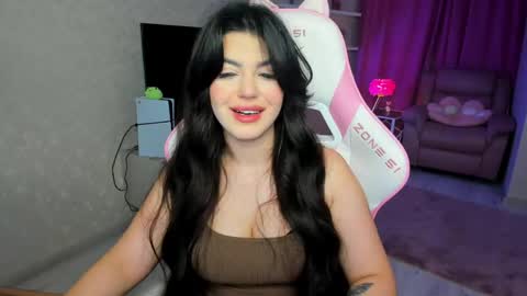 Snapshot of snowingwinter chatting on 05/26/26, 04:08 snowingwinter online show from 05/26/26, 04:08