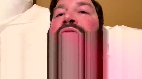 Snapshot of snowman1008 chatting on 01/19/25, 07:04 snowman1008 online show from 01/19/25, 07:04