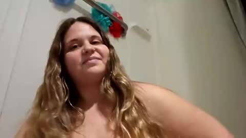 SnowwFoxxx online show from 04/21/26, 12:12