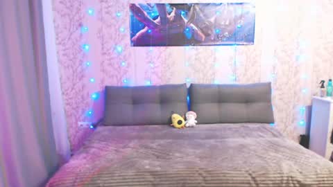 SnowWhate 00 online show from 06/01/26, 06:53