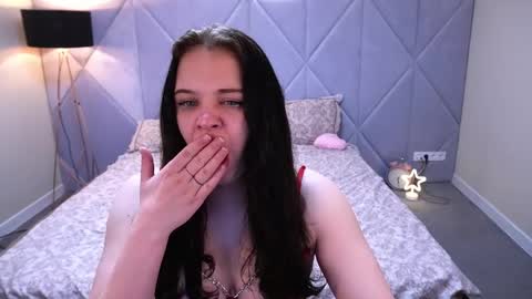 Snapshot of snowwhite_bella chatting on 05/03/26, 06:47 snowwhite_bella online show from 05/03/26, 06:47