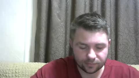 Snapshot of snowyqred chatting on 12/20/24, 05:08 Arthur online show from 12/20/24, 05:08