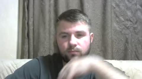 Snapshot of snowyqred chatting on 10/05/25, 04:27 Arthur online show from 10/05/25, 04:27