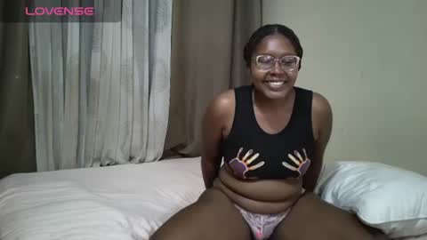Snapshot of soaking_slut_layla chatting on 07/27/26, 04:52 Layla - The Soaking Slut online show from 07/27/26, 04:52