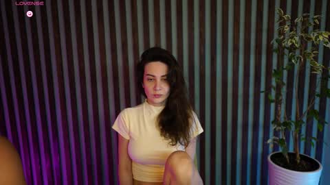 Snapshot of sochnogirls chatting on 11/08/25, 10:52 Yesenia online show from 11/08/25, 10:52