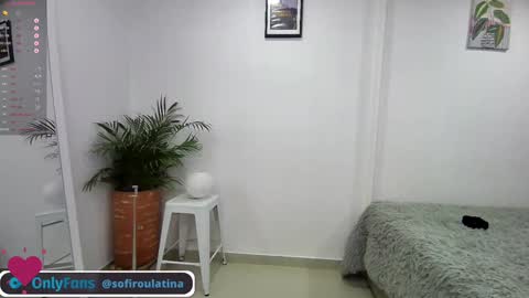 soffi_rousel_ online show from 01/10/25, 05:34