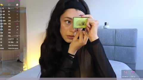Snapshot of soffimoon_ chatting on 05/07/26, 07:19 IG Soffimoon I THANK YOU FOR LEAVING YOUR FOLLOW online show from 05/07/26, 07:19