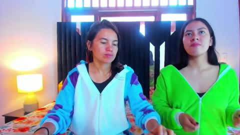 soffy and mia online show from 10/18/25, 12:50