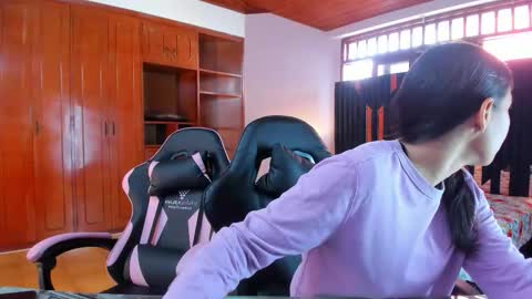 soffy and mia online show from 12/20/25, 12:34