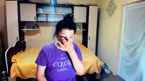 Soffy online show from 06/05/26, 05:25