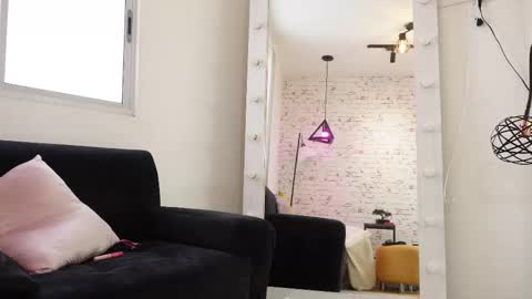 sofhia cruz online show from 02/18/26, 08:05