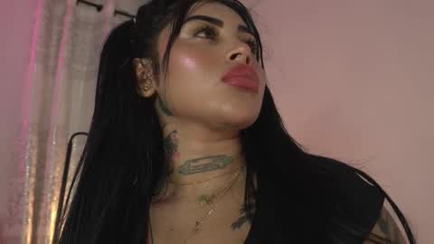 Snapshot of sofhia_cruz chatting on 04/19/26, 08:33 sofhia cruz online show from 04/19/26, 08:33
