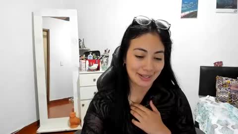 Snapshot of sofhya_jay9 chatting on 02/24/25, 05:54 Evainked online show from 02/24/25, 05:54