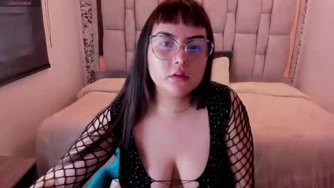 Snapshot of sofi_blake_ chatting on 05/11/26, 12:33 SOFI BLAKE online show from 05/11/26, 12:33