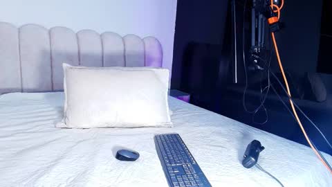 Sofia online show from 12/17/25, 12:00