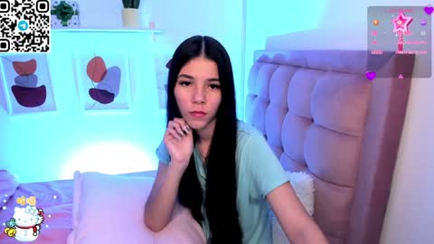 Snapshot of sofi_perezz chatting on 01/07/25, 12:24 sofi online show from 01/07/25, 12:24