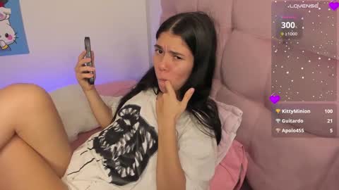 Snapshot of sofi_perezz chatting on 03/06/25, 05:03 sofi online show from 03/06/25, 05:03