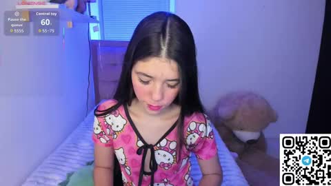 Snapshot of sofi_perezz chatting on 10/08/25, 11:02 sofi online show from 10/08/25, 11:02