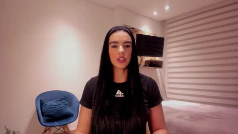 Sofi Saenzz  online show from 11/08/25, 12:44