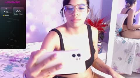 Snapshot of sofi_smith02 chatting on 12/20/24, 12:52 sofi smith online show from 12/20/24, 12:52