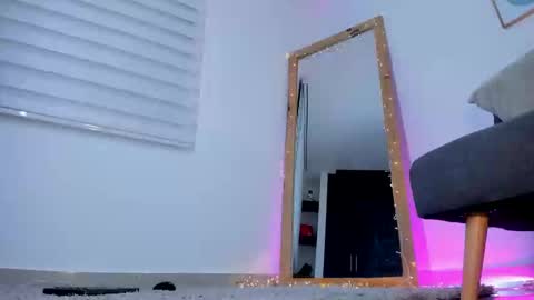 Sofi smith   online show from 02/22/25, 01:55