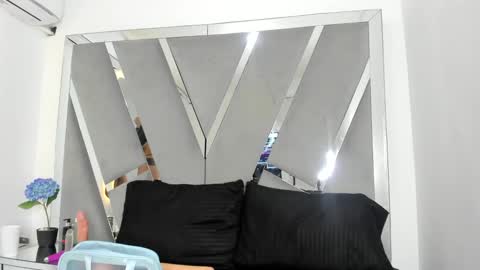 Snapshot of sofia1candyht chatting on 02/09/25, 09:17 SOFIA online show from 02/09/25, 09:17