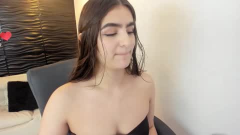 Skarlett online show from 12/04/25, 01:31