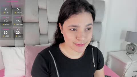 Snapshot of sofia__thompson chatting on 04/23/26, 11:31 sofi online show from 04/23/26, 11:31