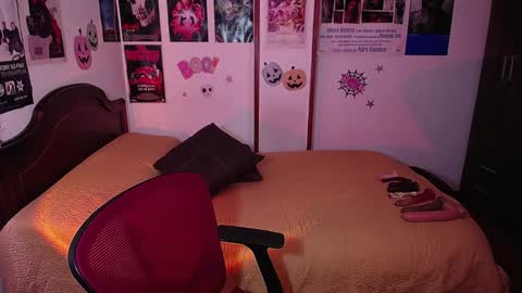 Snapshot of sofia_coolle chatting on 10/21/25, 03:02 Sofi online show from 10/21/25, 03:02