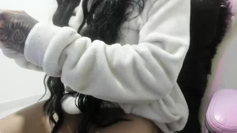 sofia_cossio_ online show from 09/22/25, 05:09