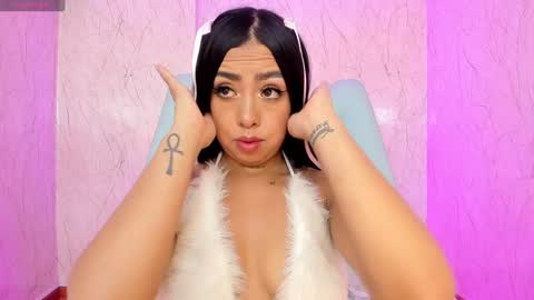 Snapshot of sofia_fantasyy chatting on 01/21/25, 11:56 Sofia fantasyy Online 0700 to 1400 gmt-5 online show from 01/21/25, 11:56