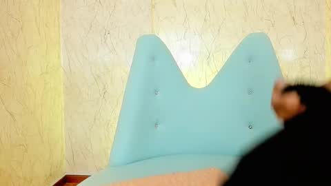 Snapshot of sofia_fantasyy chatting on 03/04/25, 11:51 Sofia fantasyy Online 0700 to 1400 gmt-5 online show from 03/04/25, 11:51