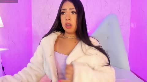 Snapshot of sofia_fantasyy chatting on 03/07/25, 12:12 Sofia fantasyy Online 0700 to 1400 gmt-5 online show from 03/07/25, 12:12