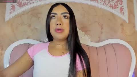Snapshot of sofia_fantasyy chatting on 09/18/25, 12:29 Sofia fantasyy Online 0700 to 1400 gmt-5 online show from 09/18/25, 12:29