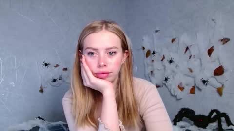 Snapshot of sofia_here chatting on 10/15/25, 12:33 Sofia here online show from 10/15/25, 12:33