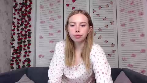 Snapshot of sofia_here chatting on 11/11/25, 12:21 Sofia here online show from 11/11/25, 12:21