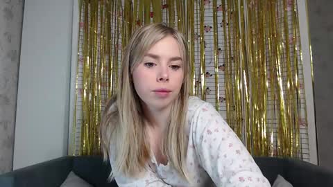 Snapshot of sofia_here chatting on 01/12/26, 12:27 Sofia here online show from 01/12/26, 12:27