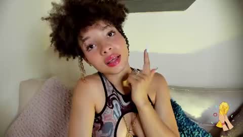 Snapshot of sofia_kay_ chatting on 06/23/26, 08:18 S O F I A online show from 06/23/26, 08:18