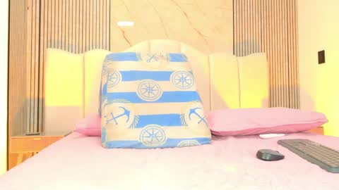 Sofia online show from 04/11/26, 03:22