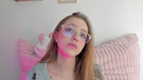     online show from 01/31/25, 04:03