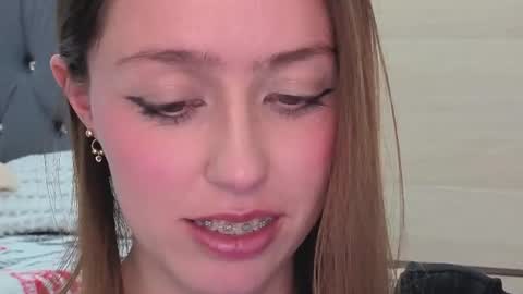 Snapshot of sofia_palacios_ chatting on 07/03/26, 03:24 online show from 07/03/26, 03:24