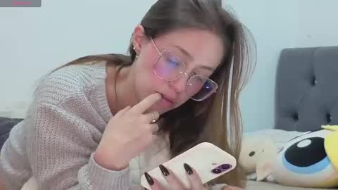 Snapshot of sofia_palacios_ chatting on 07/28/26, 03:57 online show from 07/28/26, 03:57