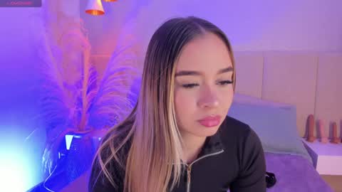 Snapshot of sofia_pamela chatting on 02/04/25, 07:11 SOFIA PAMELA online show from 02/04/25, 07:11