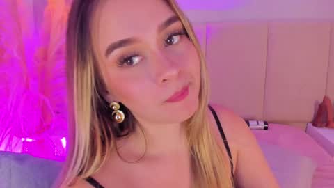 Snapshot of sofia_pamela chatting on 02/25/25, 01:30 SOFIA PAMELA online show from 02/25/25, 01:30